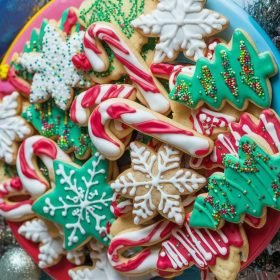 Festive Christmas Cookies: A Colorful Platter of Joy